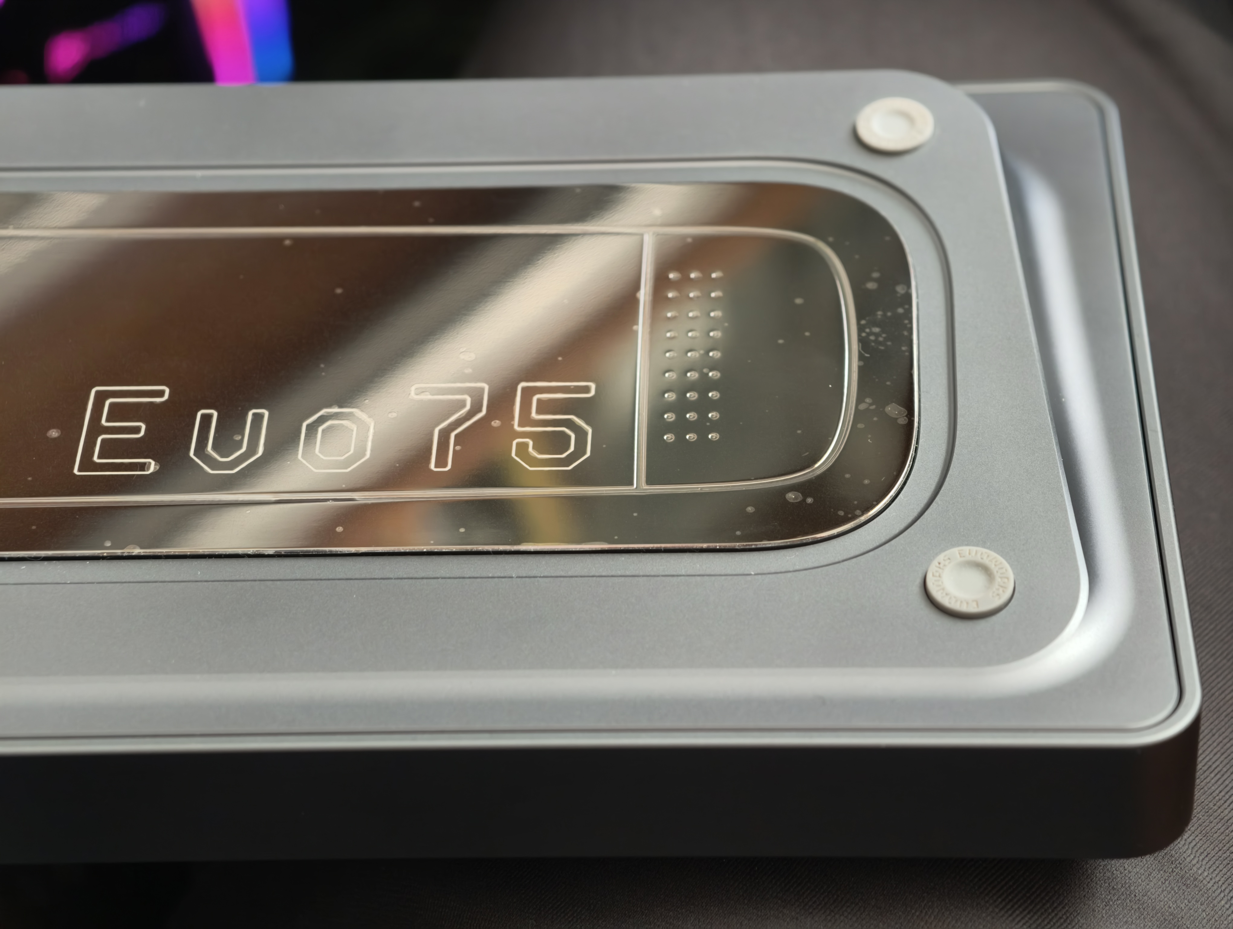 TickType塔塔次方EVO75：几乎卷到终点的快拆铝坨坨键盘